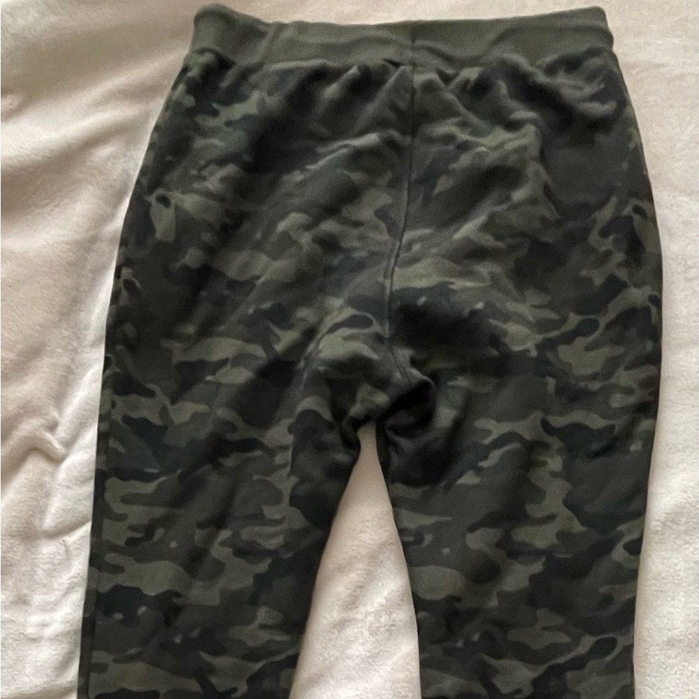 B33 jogging pants